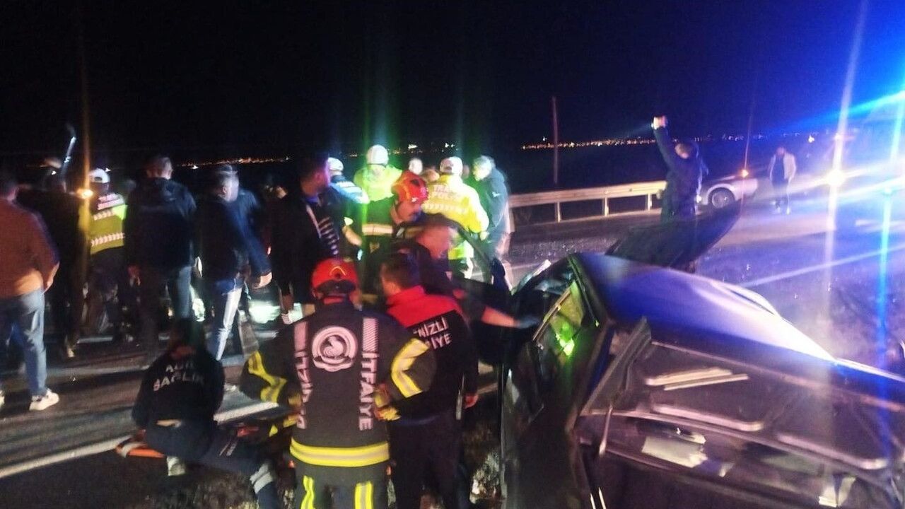 Denizli Tavas’ta traktör ile otomobil çarpıştı: 3 kişi yaralandı