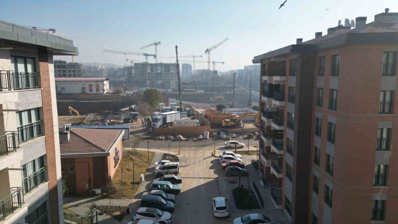 Deprem Bölgesinden Murat Kurum’a Destek: Vatandaşlar ‘Böyle Şantiye Şefine Can Kurban’ Diyor