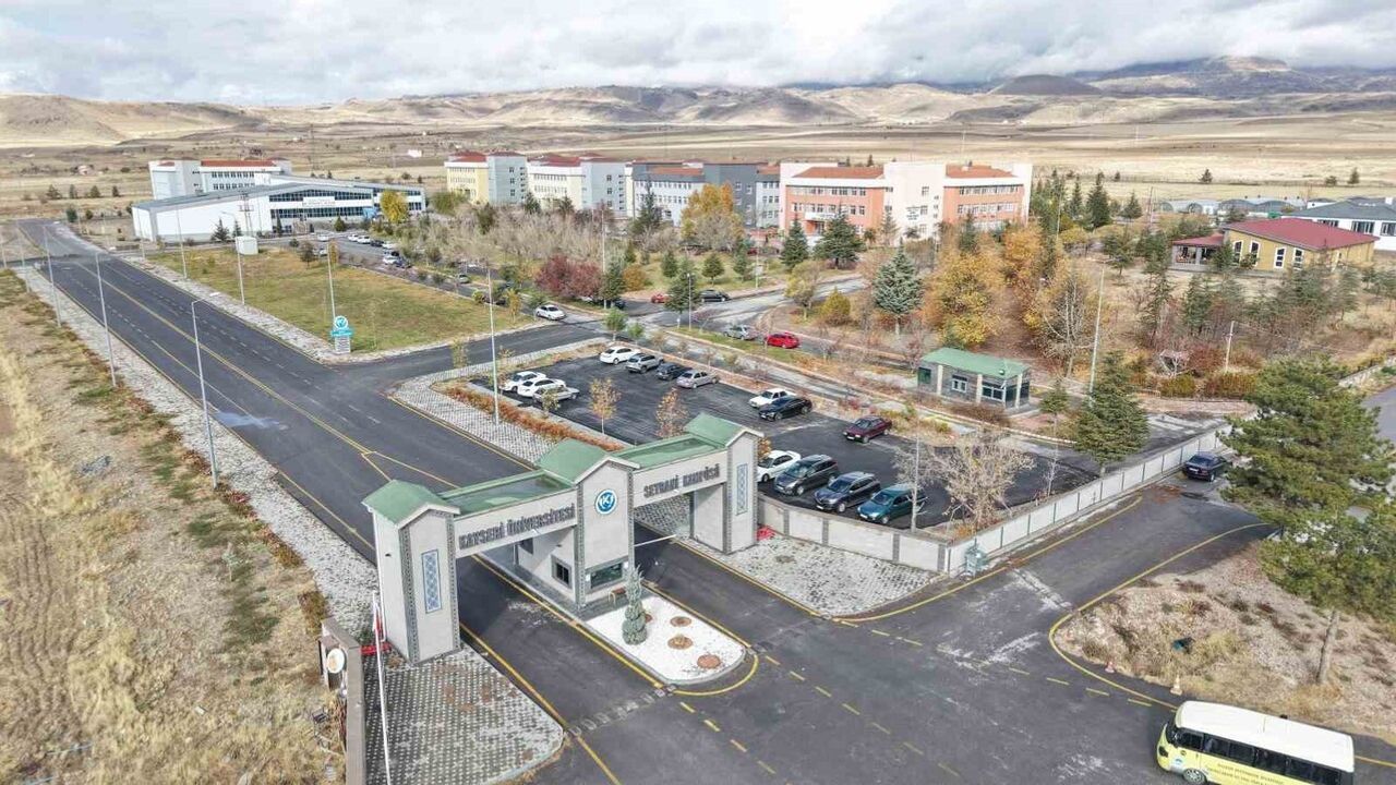 Develi Kampüsü'ne akıllı sera ve altyapı yatırımı: 1,5M TL'lik sera, 2,04M TL asfalt çalışması