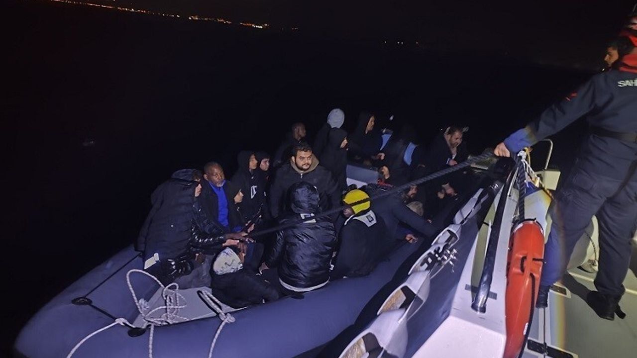 Didim açıklarında Yunan unsurları tarafından geri itilen 31 düzensiz göçmen kurtarıldı