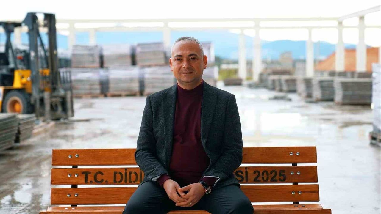 Didim Belediyesi, parke taşlarını kendi tesislerinde üretiyor ve uyguluyor