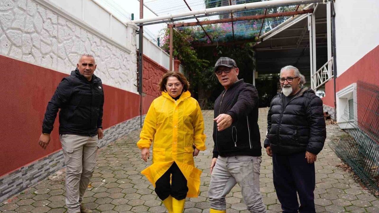 Didim Belediyesi, yoğun yağış sonrası su baskınlarına 7/24 müdahale etti