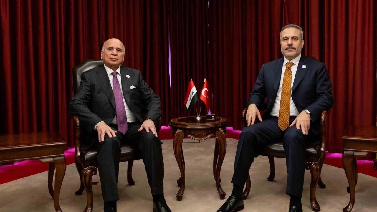 Dışişleri Bakanı Fidan, 23. Doha Forumu'nda Iraklı Mevkidaşı Fuad Hüseyin ile Görüştü