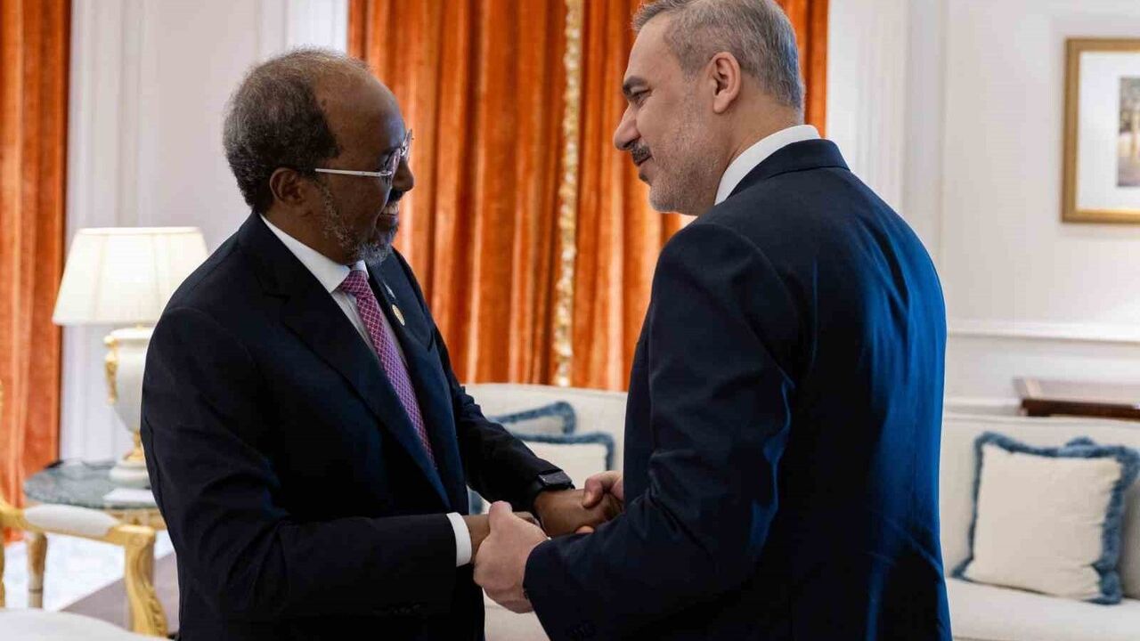Dışişleri Bakanı Fidan, 23. Doha Forumu'nda Somali Cumhurbaşkanı Hasan Şeyh Mahmud ile görüştü