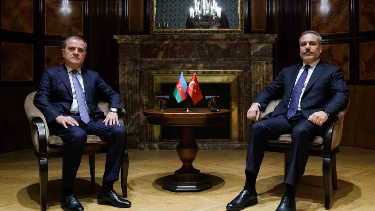 Dışişleri Bakanı Fidan, AGİT 32. Bakanlar Konseyi için Viyana'da Bayramov ile Görüştü