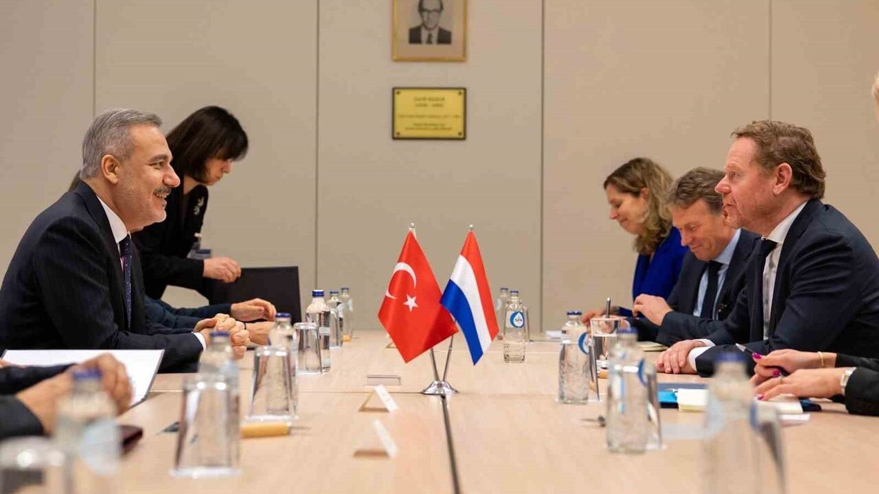 Dışişleri Bakanı Fidan Brüksel'de Hollandalı Mevkidaşı David van Weel ile Görüştü