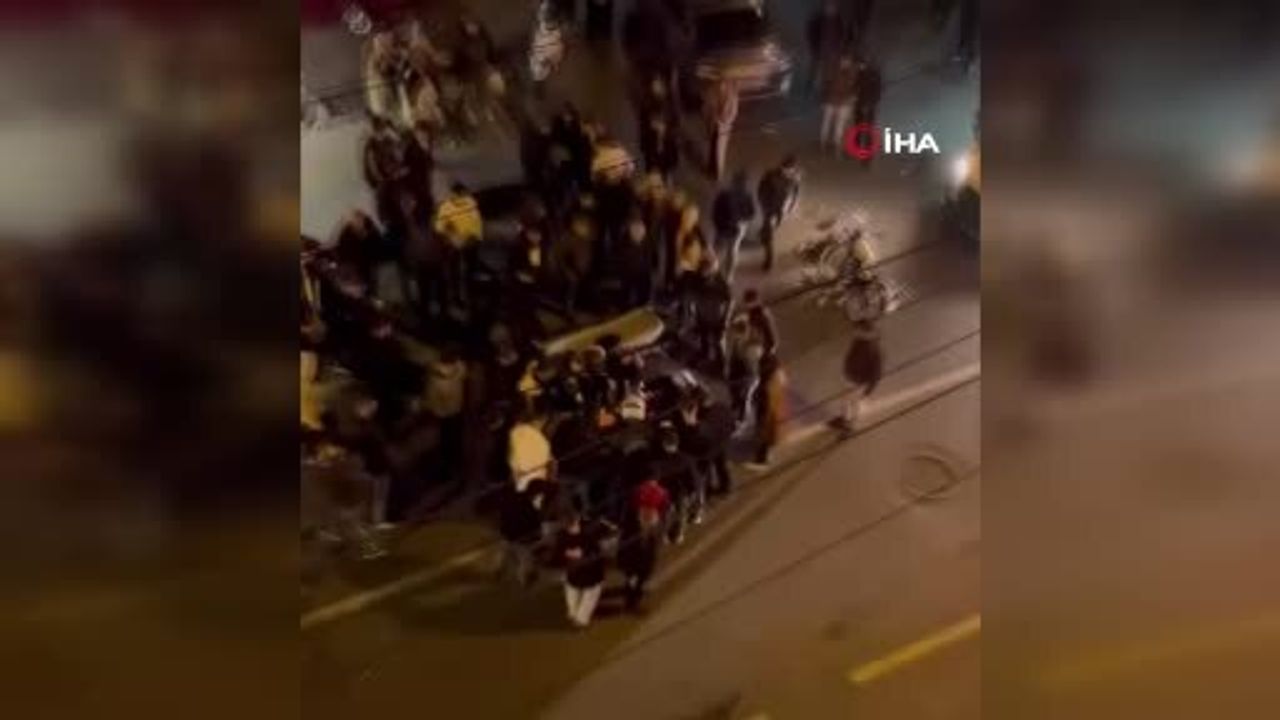 Diyarbakır Bağlar'da devrilen motosiklet: Sürücünün acı bağırışları kameraya yansıdı