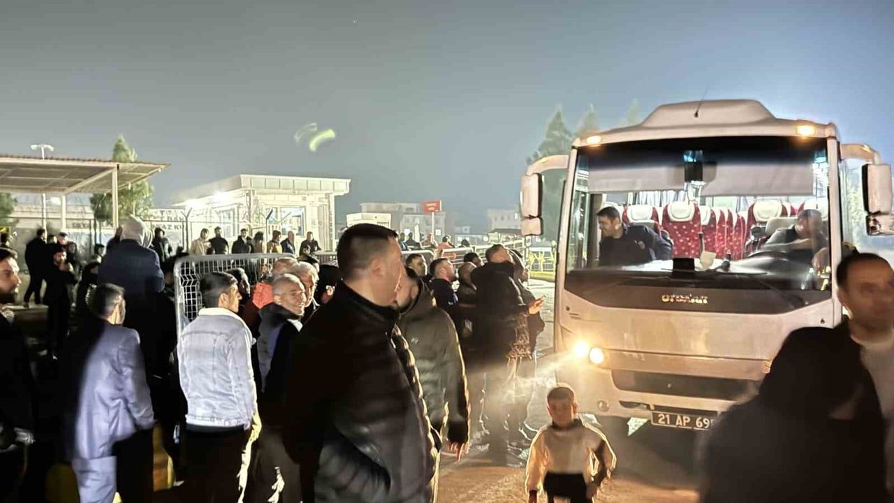 Diyarbakır'da 11. Yargı Paketiyle Tahliyeler: Aileler Davul Zurnayla Karşıladı