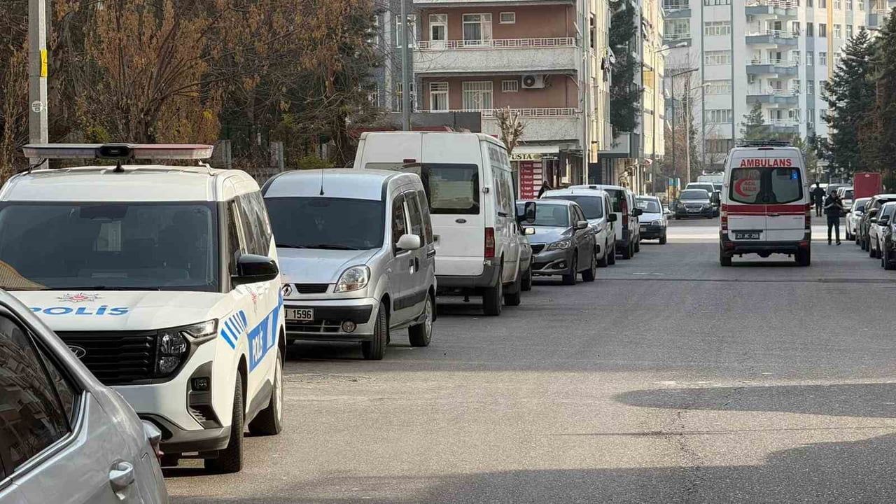 Diyarbakır’da 2 aylık bebek pencereden atıldı; anne gözaltında