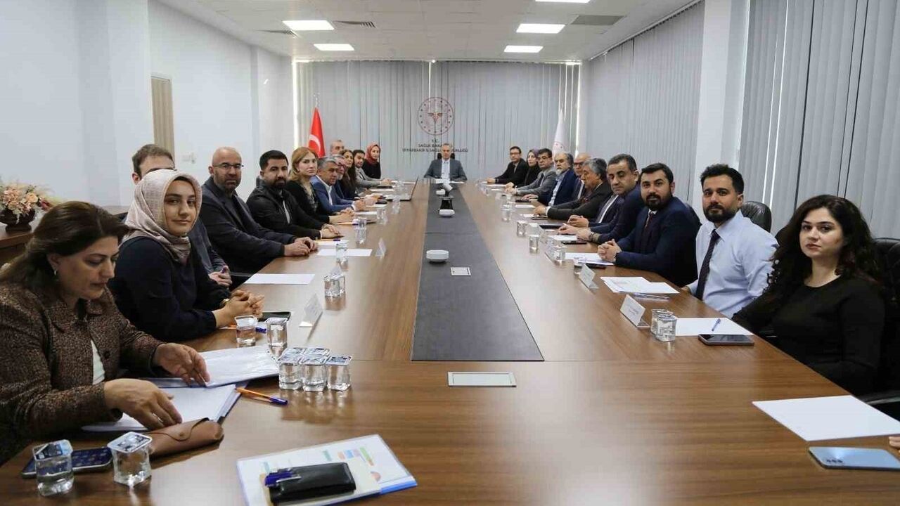 Diyarbakır'da İl Kanser Danışma Kurulu Toplantısı: Tarama ve Erken Teşhis Çalışmaları Değerlendirildi
