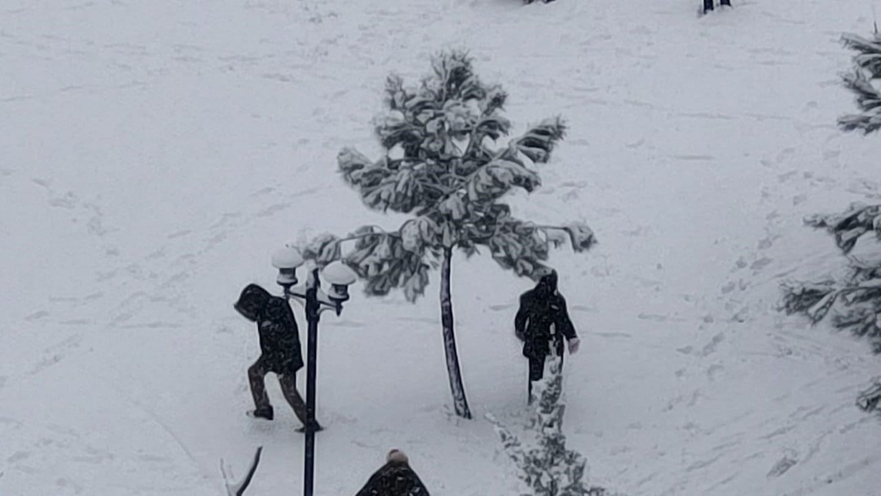 Diyarbakır'da Kar Sevinci: Çocuklar Sokaklara Çıktı