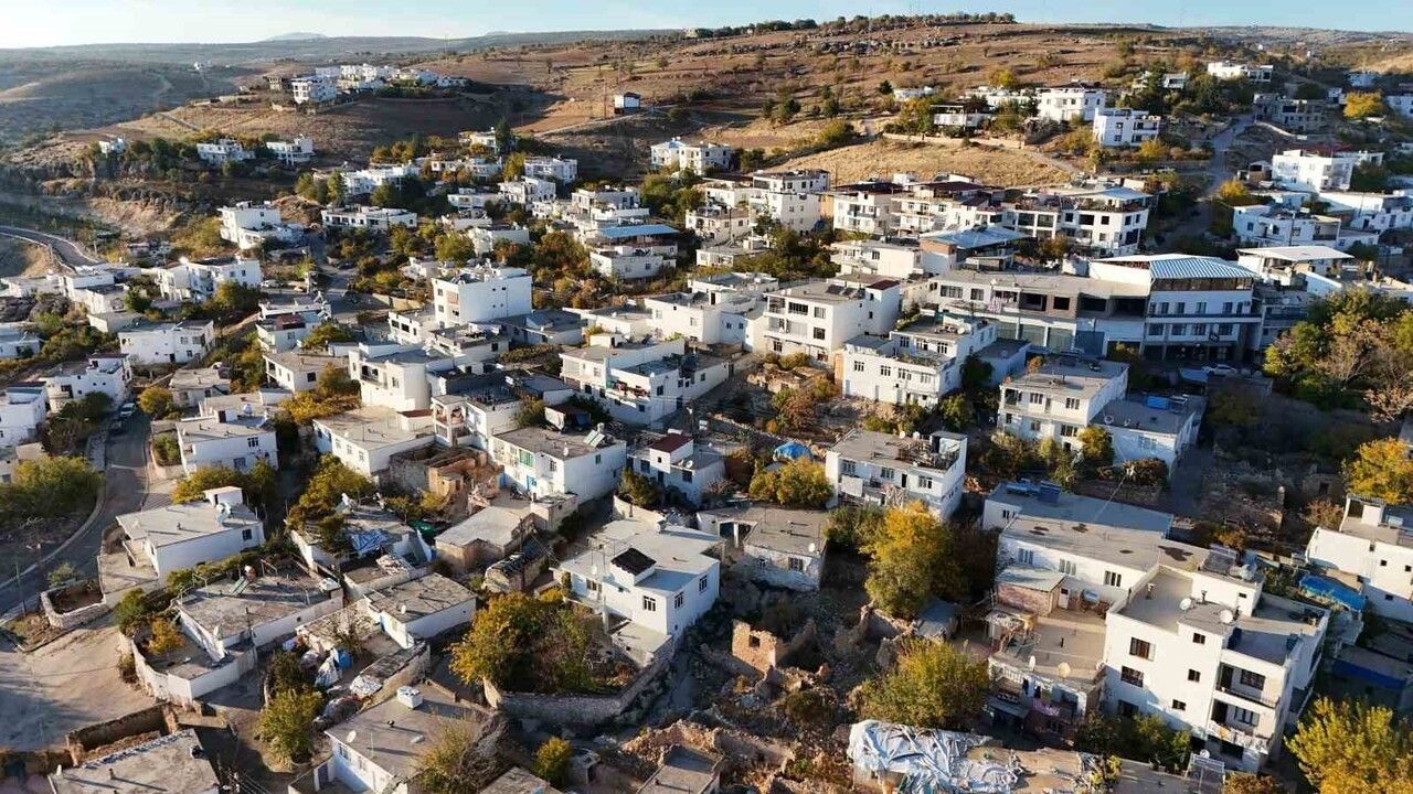 Diyarbakır Eğil'de Beyaz Evler Bodrum'u Andırıyor