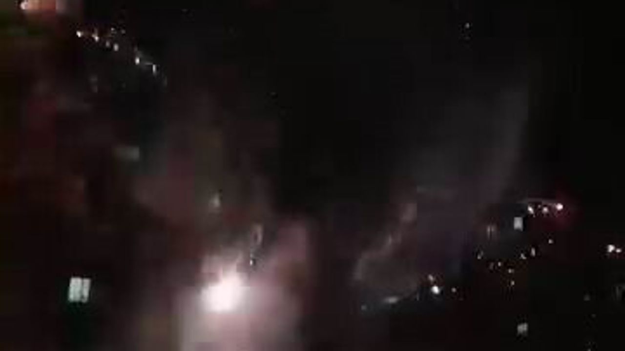 Diyarbakır Kayapınar'da düğün sonrası elindeki havai fişek kutusu patladı