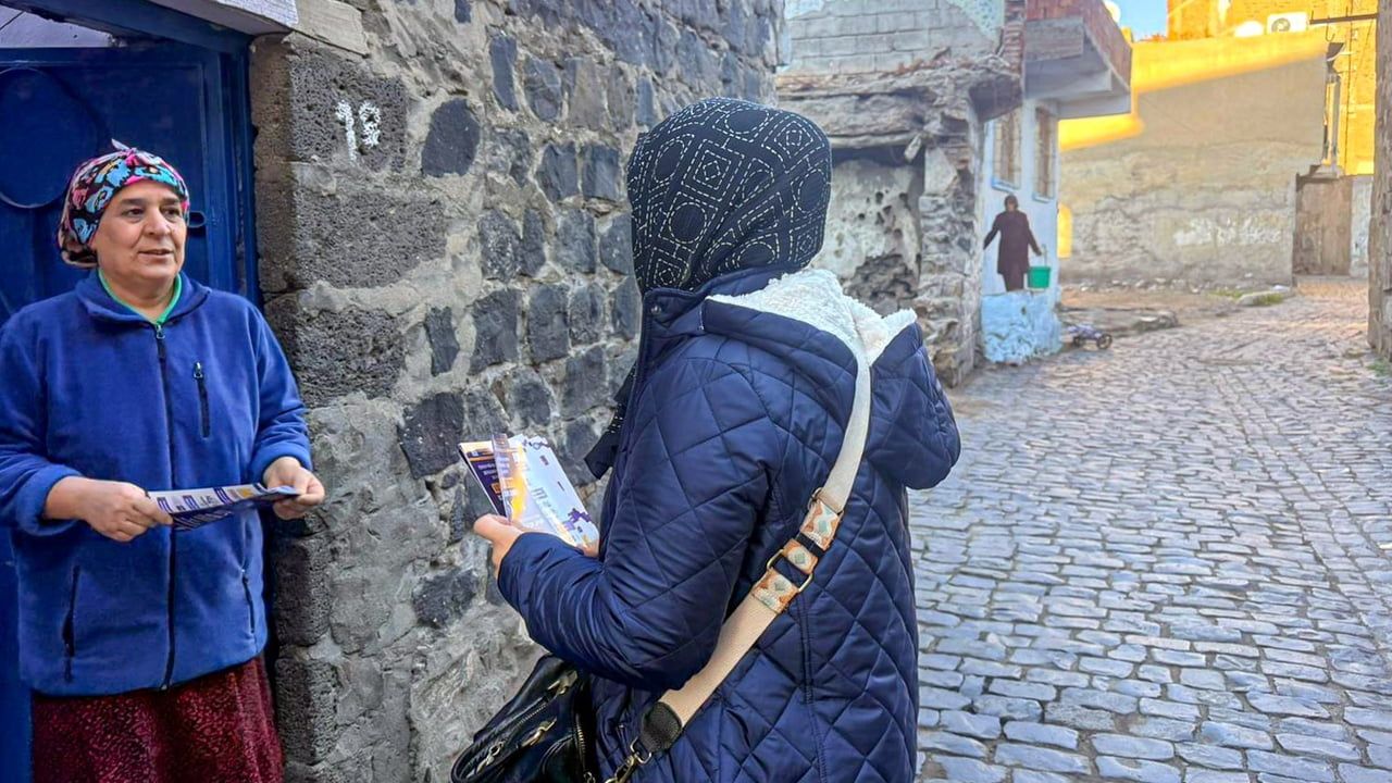 Diyarbakır Lalebey Mahallesi'nde 102 Haneye Yönelik Kadın Hizmetleri ve Şiddet Bilgilendirmesi
