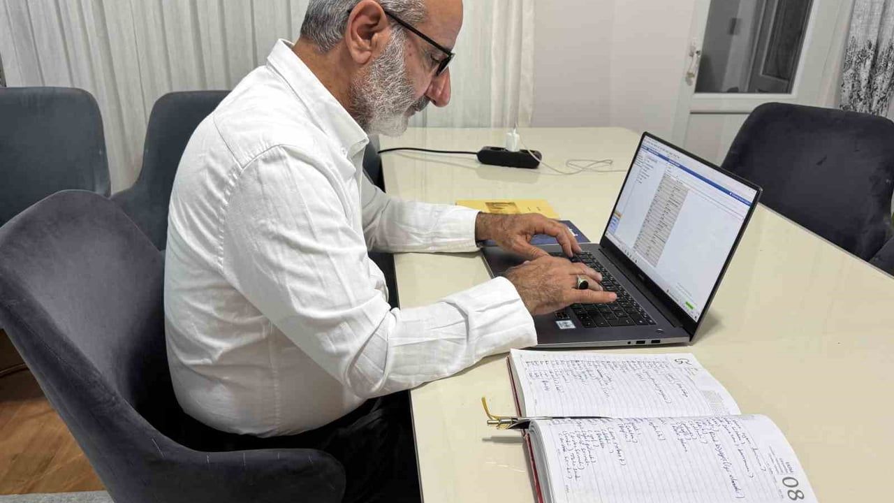 Diyarbakırlı arıcı Cevat Yıldız, 50'de üniversiteye başladı, 60'ında ilk kitabını yayımladı