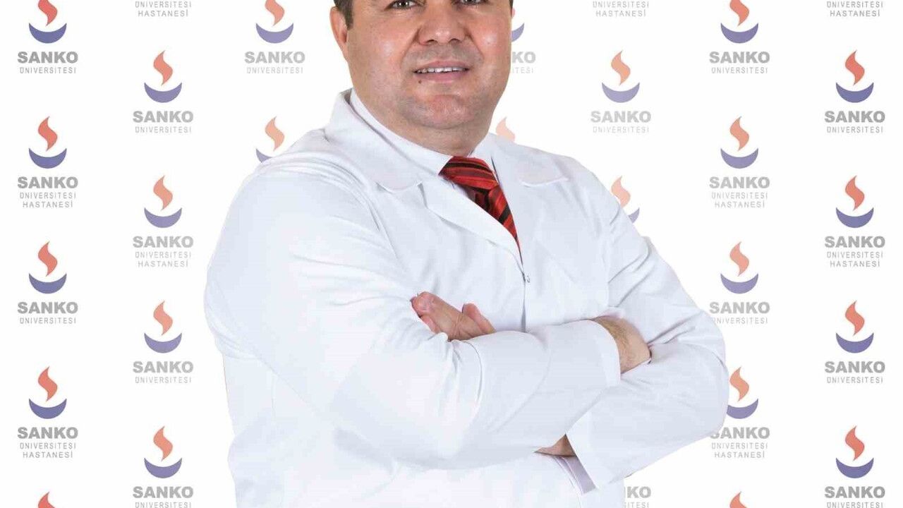 Doç. Dr. Mustafa Tanrıverdi: HIV tüm yaş gruplarında enfeksiyona neden olan bir virüstür