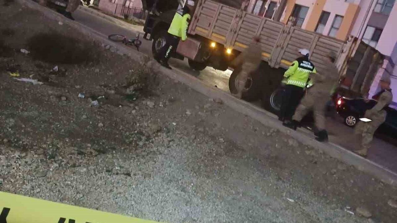 Dörtyol'da kamyonun çarptığı 6 yaşındaki bisikletli çocuk hayatını kaybetti