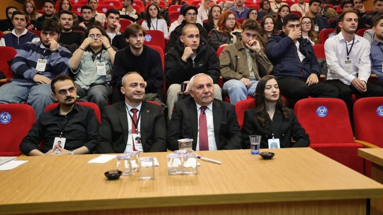 DPÜ Ideathon Kütahya: Gençlerin Yenilikçi Fikirleri Kent İçin Çözüm Üretiyor