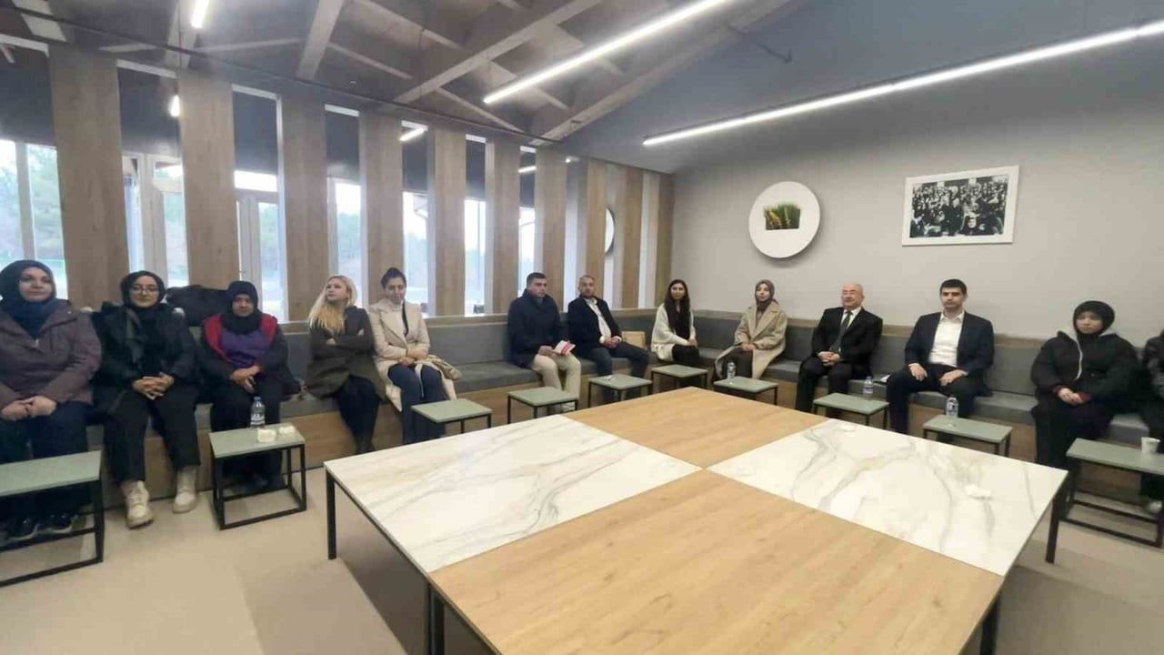 Dumlupınar'da Aralık kitap söyleşisi: 'Ateşten Gömlek' değerlendirildi