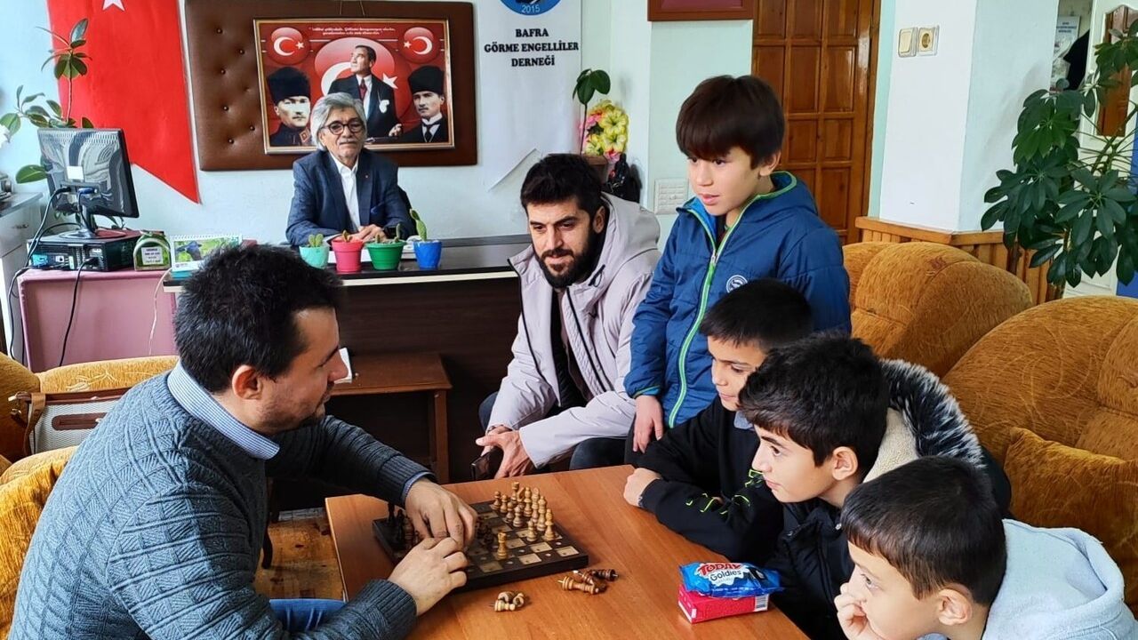 Dünya Engelliler Günü: Borsa İstanbul Şehit Erol Haspulat Ortaokulu Öğrencileri Bafra Görme Engelliler Derneği'ni Ziyaret Etti