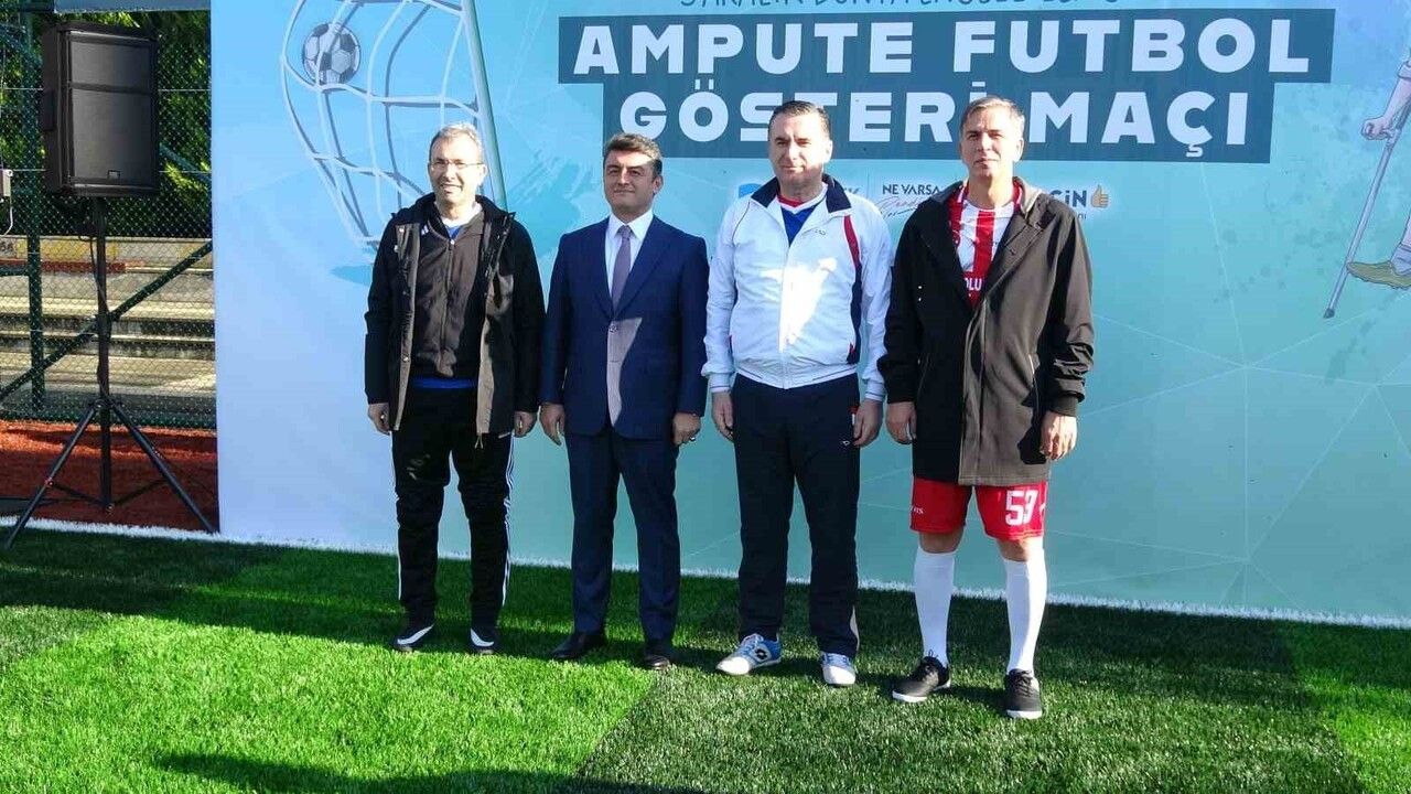 Dünya Engelliler Günü'nde Pendik'te anlamlı karşılaşma: Hakim ve savcılar ampute futbolcularla sahaya çıktı
