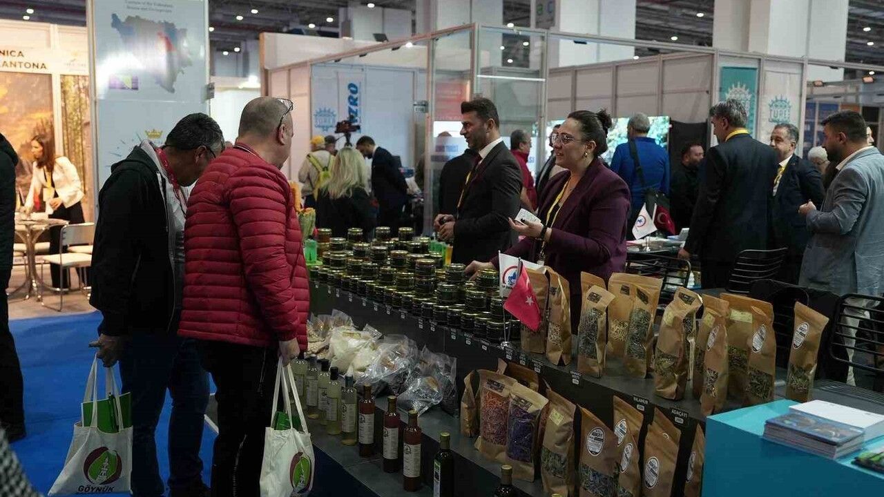 Düzce Belediyesi 19. TTI İzmir Turizm Fuarı'nda: Batı Karadeniz tanıtımı