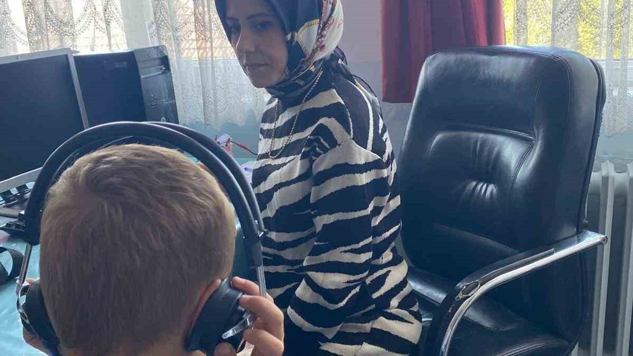 Düzce Çilimli'de İlkokul 1. Sınıf Öğrencilerine İşitme Taraması Yapıldı