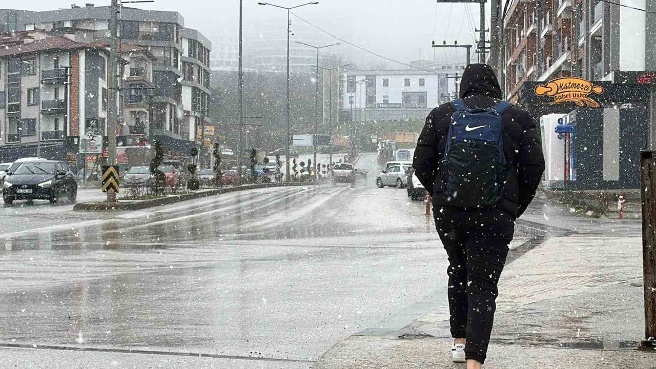 Düzce'de 29 Aralık 2025 Pazartesi okullar 1 gün tatil edildi