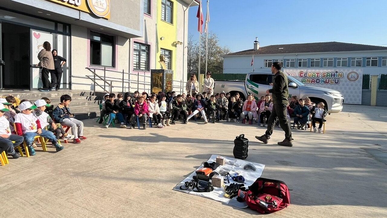 Düzce'de 4-6 yaş gruplarına 'Yeşil Vatan Seferberliği' kapsamında orman eğitimi