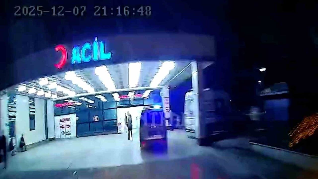 Düzce'de halk otobüsü şoförleri rahatsızlanan yolcuları güzergah dışına çıkarıp hastaneye yetiştirdi