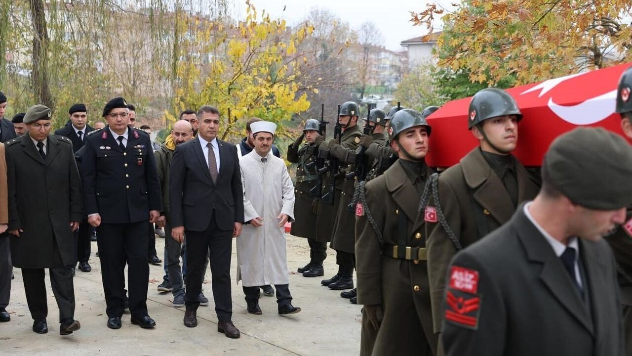 Düzce'de Kıbrıs Gazisi Muharrem Arıkan son yolculuğuna uğurlandı