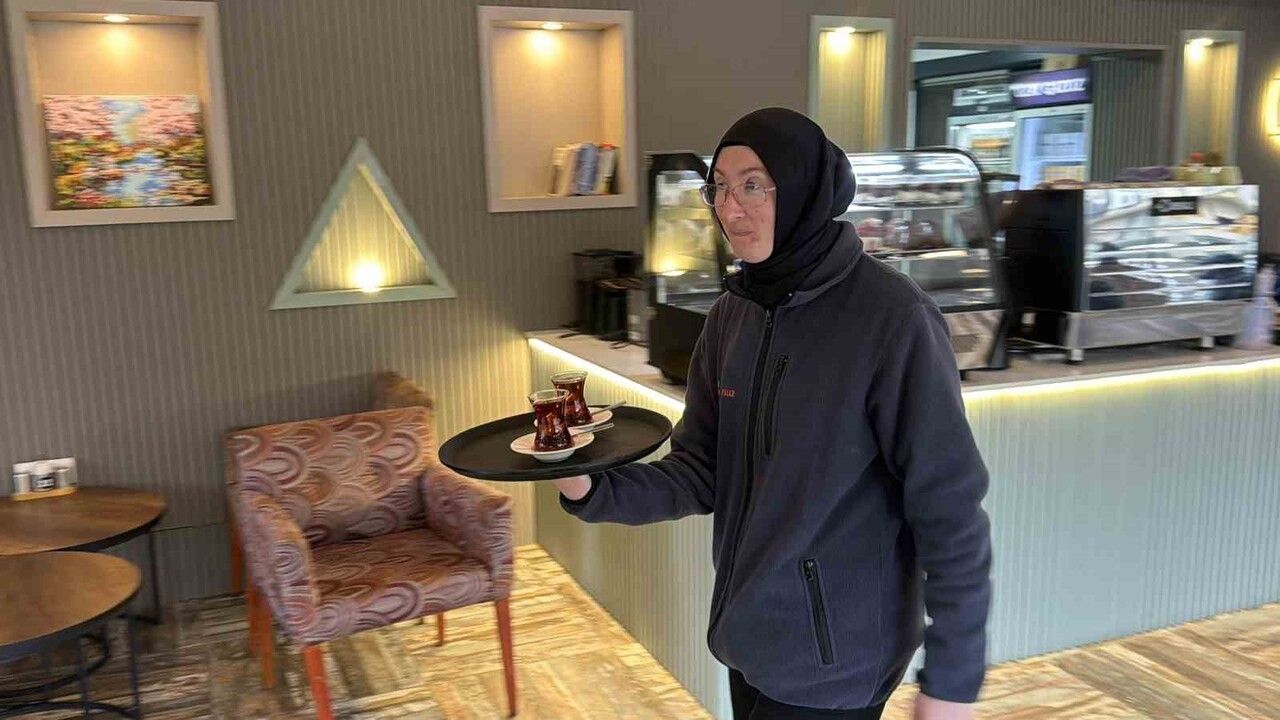 Düzce'de 'Kusursuz Kafe' ile down sendromlu bireylerin istihdamı ve topluma katılımı
