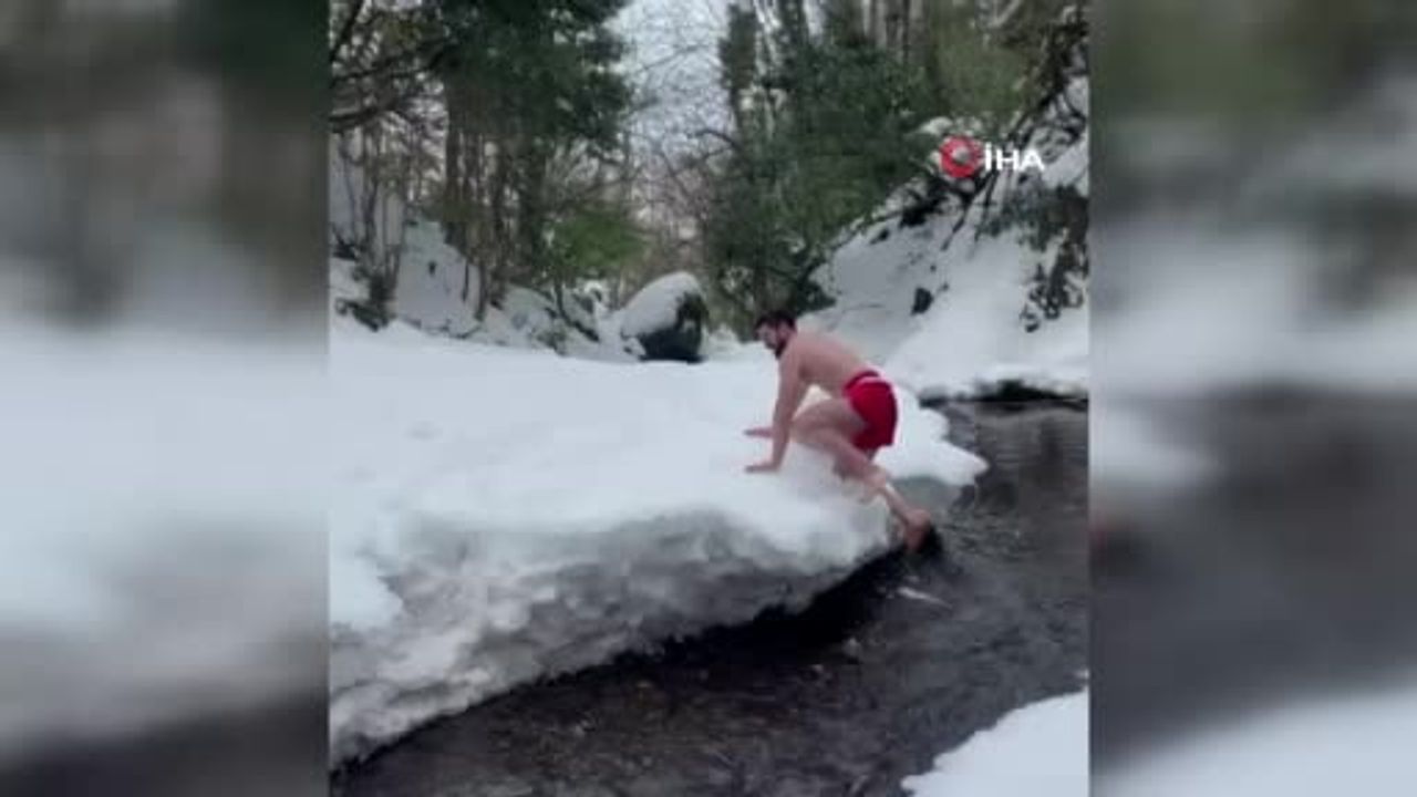 Düzce'de Muaythai Antrenörü Muhammed Bişgin, Kar ve Şelale Altında Şortla Antrenman Yaptı