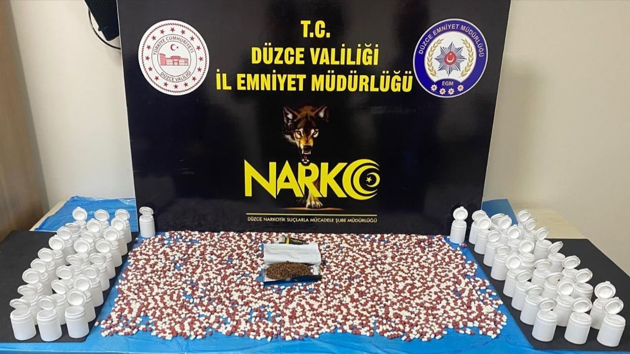 Düzce'de operasyonda E.B.'nin evinde binlerce sentetik hap ele geçirildi