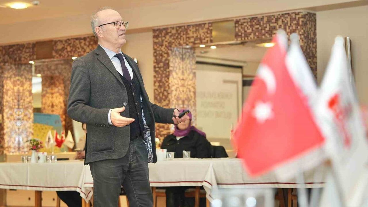 Düzce'de 'Yüksek Enflasyon Ortamında İşletme Yönetimi' eğitimi düzenlendi