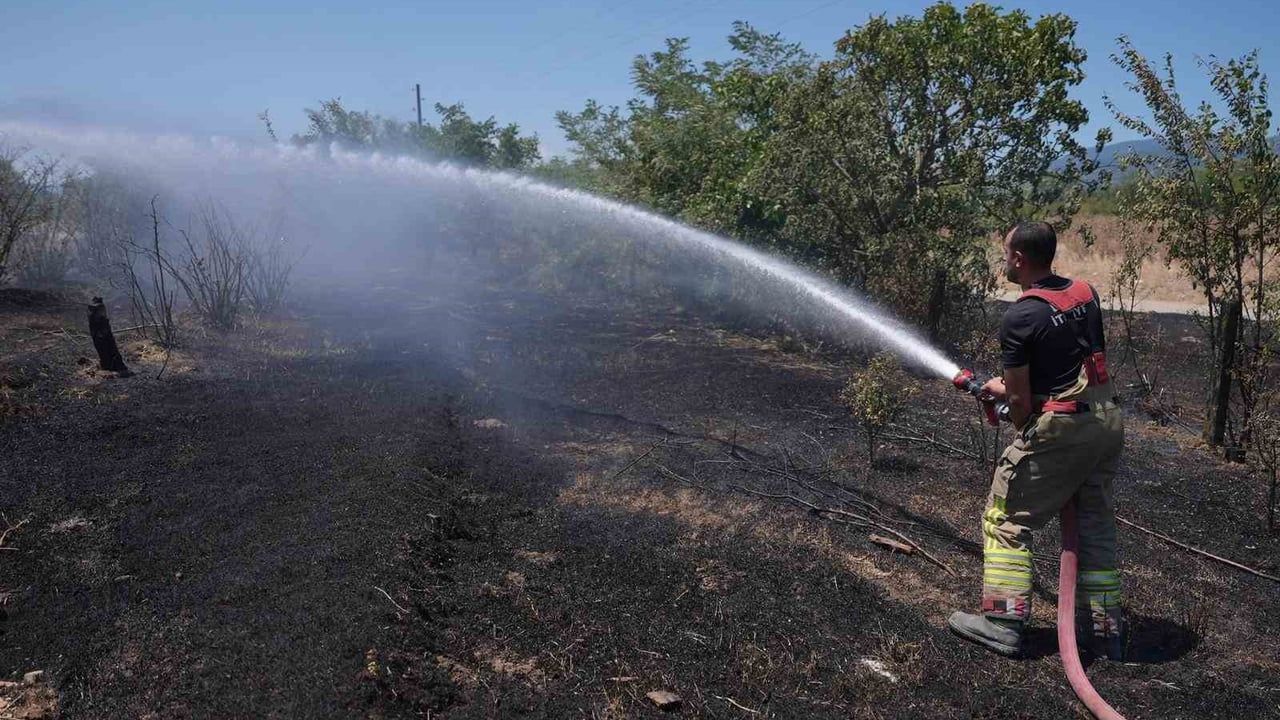 Düzce İtfaiye Müdürlüğü 2025’te 1.700 çağrıya yanıt verip 700 yangına müdahale etti