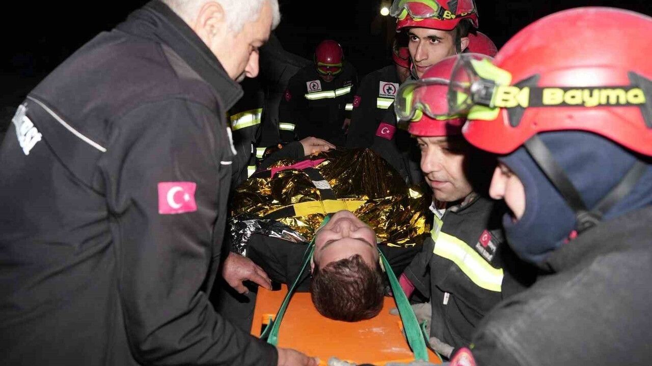 Düzce İtfaiyesine 'Enkazda Arama Kurtarma Eğitimi' ile 3 günlük uygulamalı hazırlık