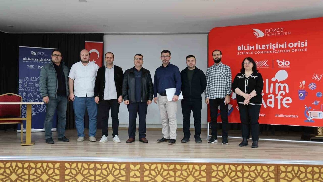 Düzce Üniversitesi Bilim Kafe: ‘Çocuğumda Özgüveni Nasıl Geliştiririm?’ etkinliğinde çocuklarda özgüvenin temel dinamikleri konuşuldu