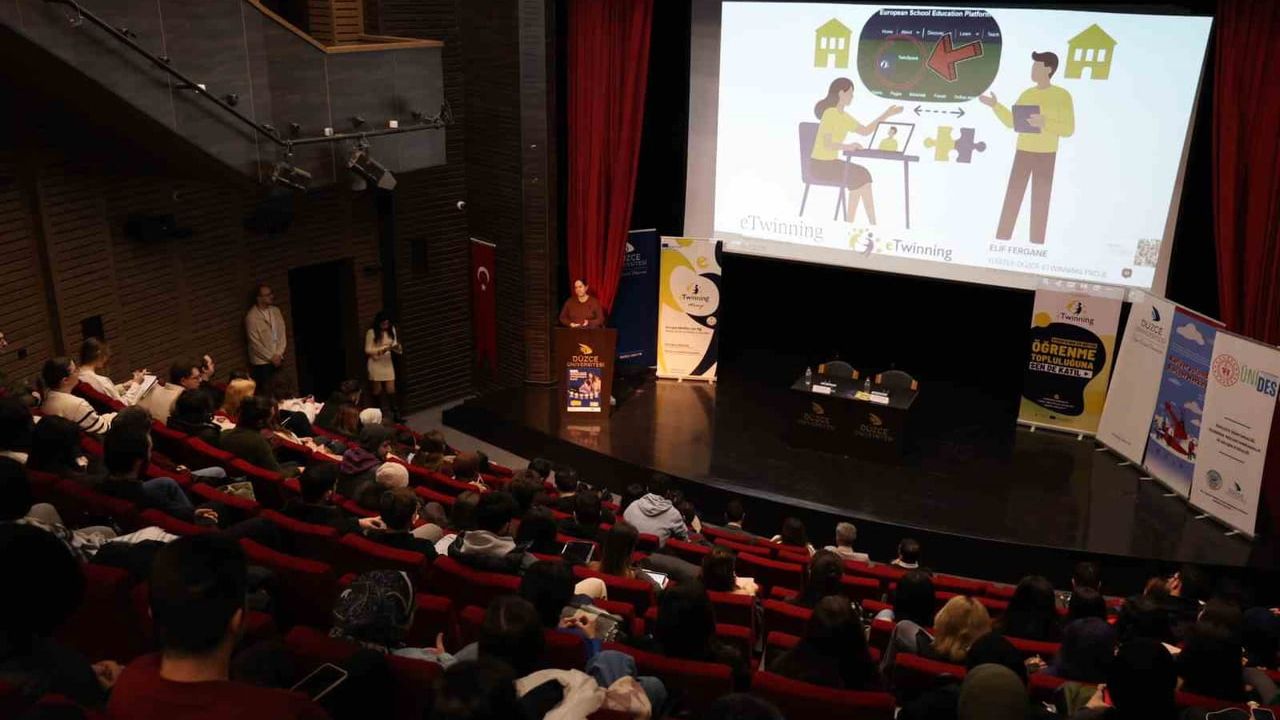 Düzce Üniversitesi'nde 'ELT Days' atölyesi: eTwinning ile proje yazımı ve işbirliği anlatıldı