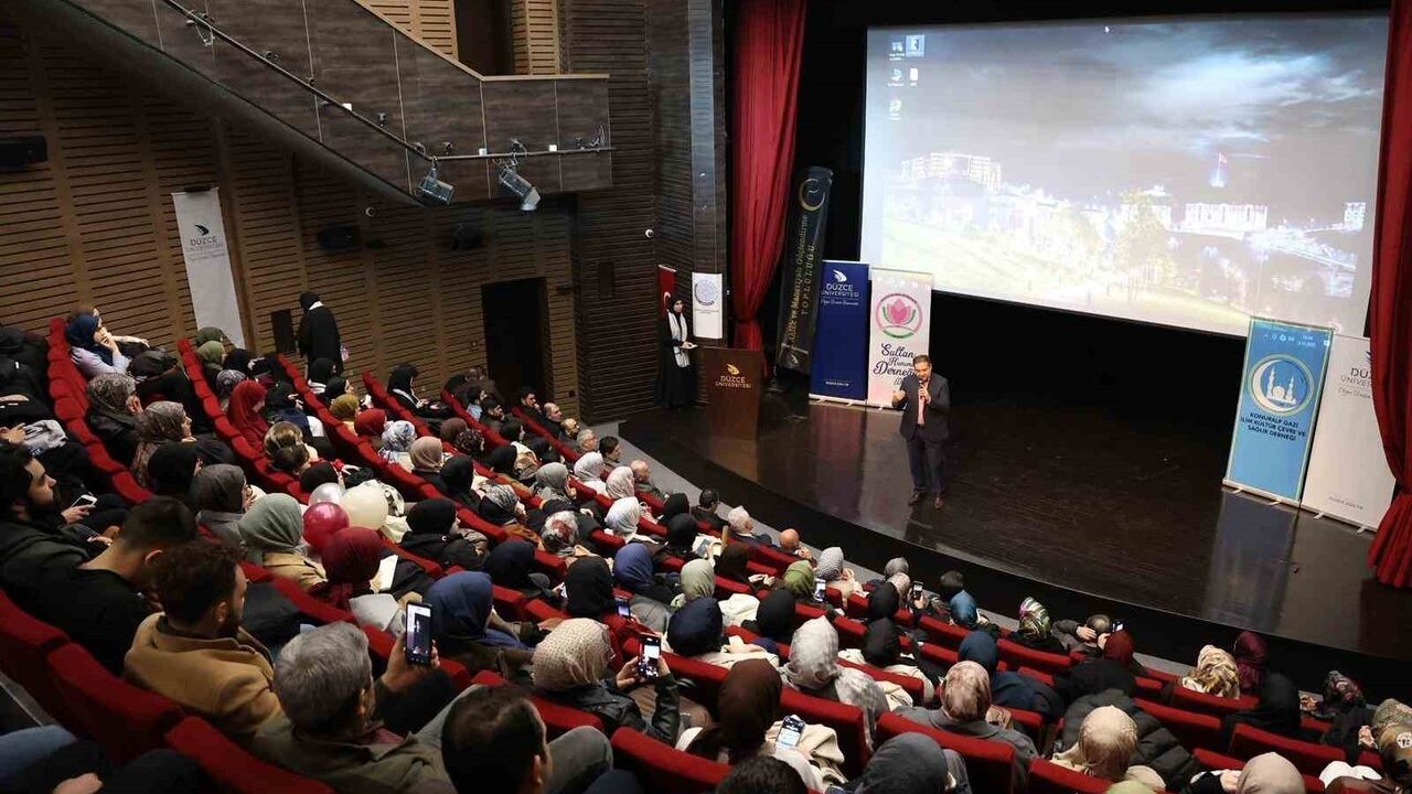 Düzce Üniversitesi’nde 'Gazze Üzerine Düşünceler' konferansı: İnsani dram ve küresel tepkisizlik tartışıldı