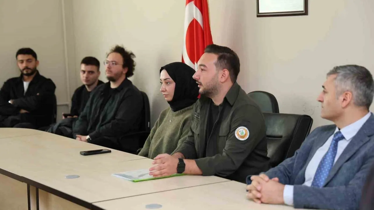 Düzce Üniversitesi'nde 'Yeşil Vatanın Koruyucuları' Mezun Buluşması: Sahadan Tecrübe Paylaşımı