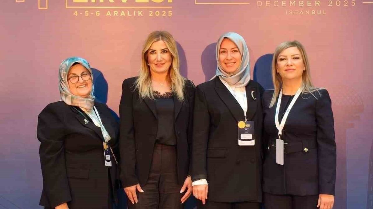 Düzceli kadın meclis üyeleri 'Uluslararası Yerel Yönetimlerde Kadın Zirvesi'nde deneyim paylaştı