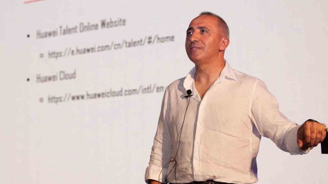 EBYÜ'de 'Huawei Day' etkinliğinde yapay zeka ve ICT sunumu