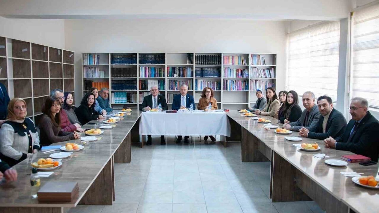 EBYÜ'de sağlık birimlerinin memnuniyet anketleri değerlendirildi