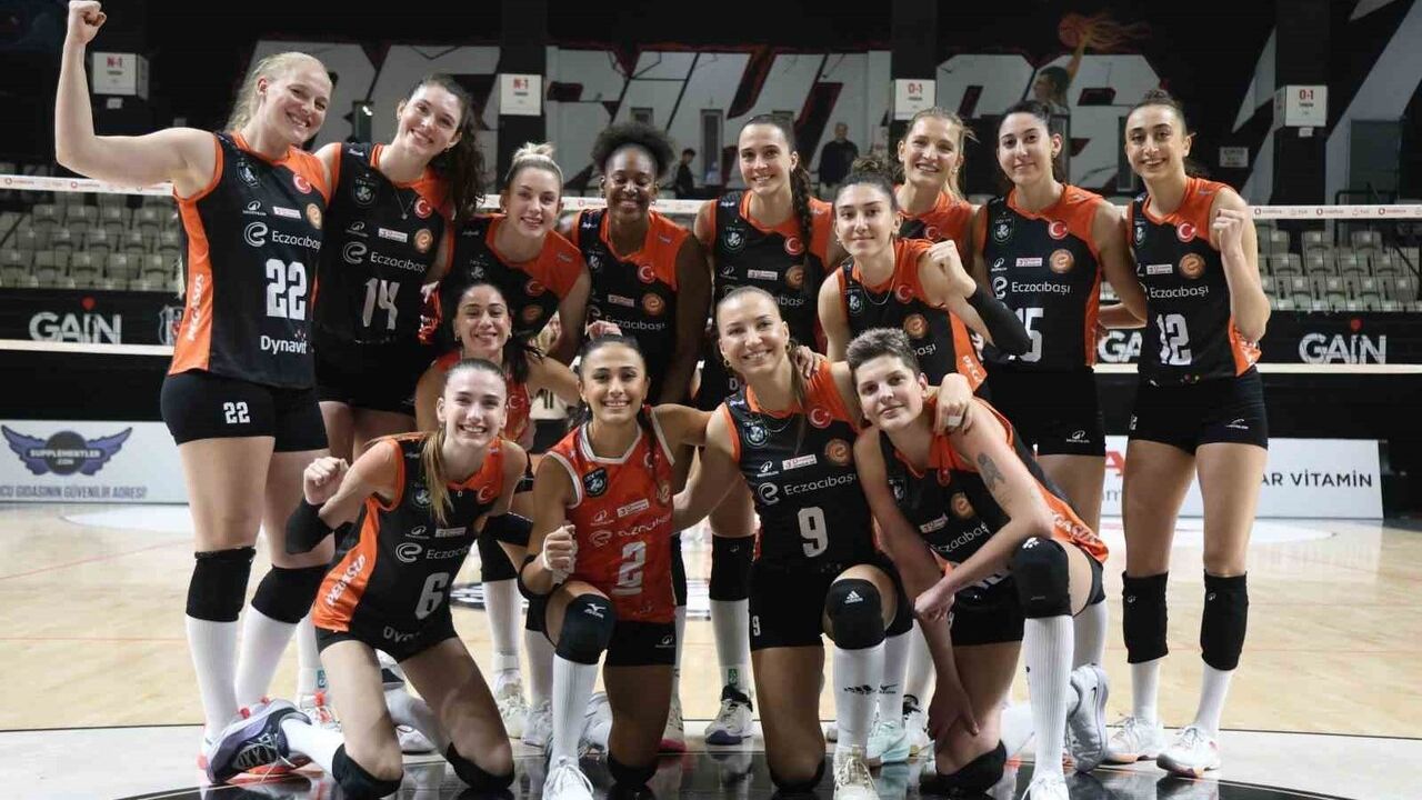 Eczacıbaşı Dynavit, Beşiktaş'ı 3-2 mağlup etti — Vodafone Sultanlar Ligi 10. hafta