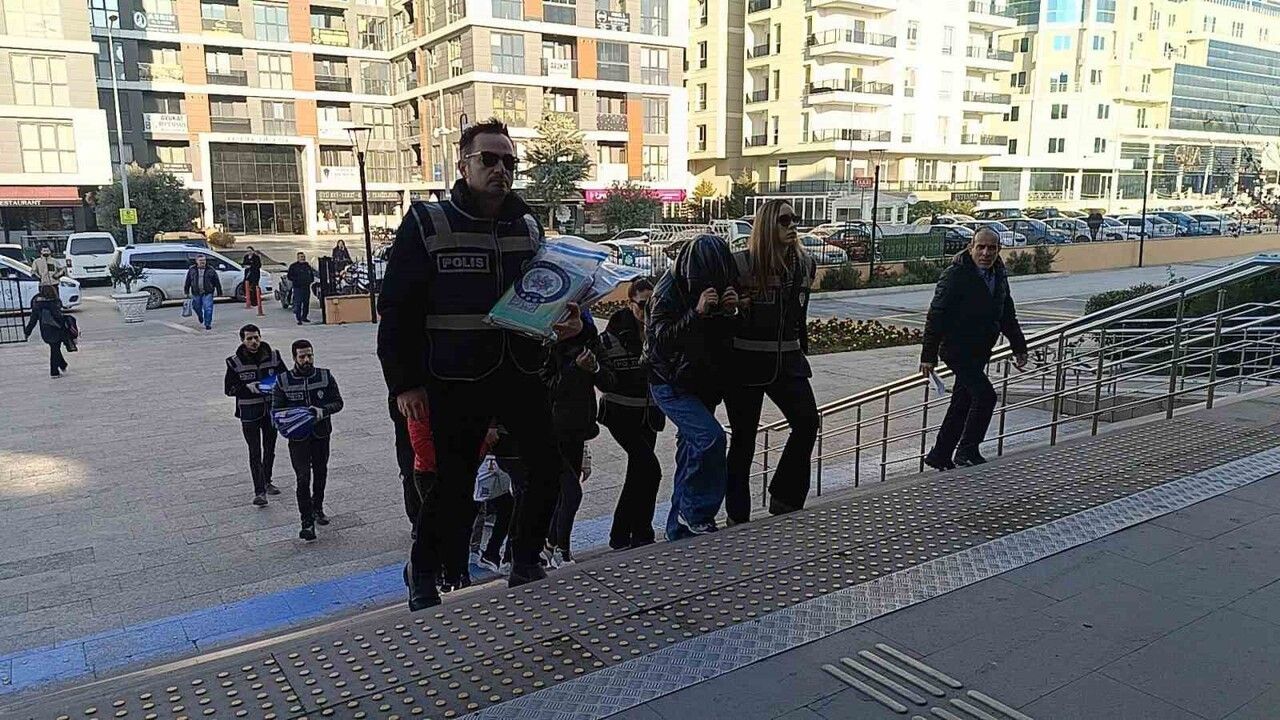 Edirne'de masaj salonlarına yönelik fuhuş operasyonunda 5 tutuklama