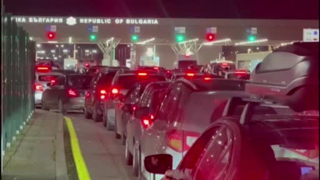 Edirne'de yılbaşı alışverişi sonrası Bulgaristan dönüşlerinde Kapıkule ve Kapitan Andreevo'da yoğunluk