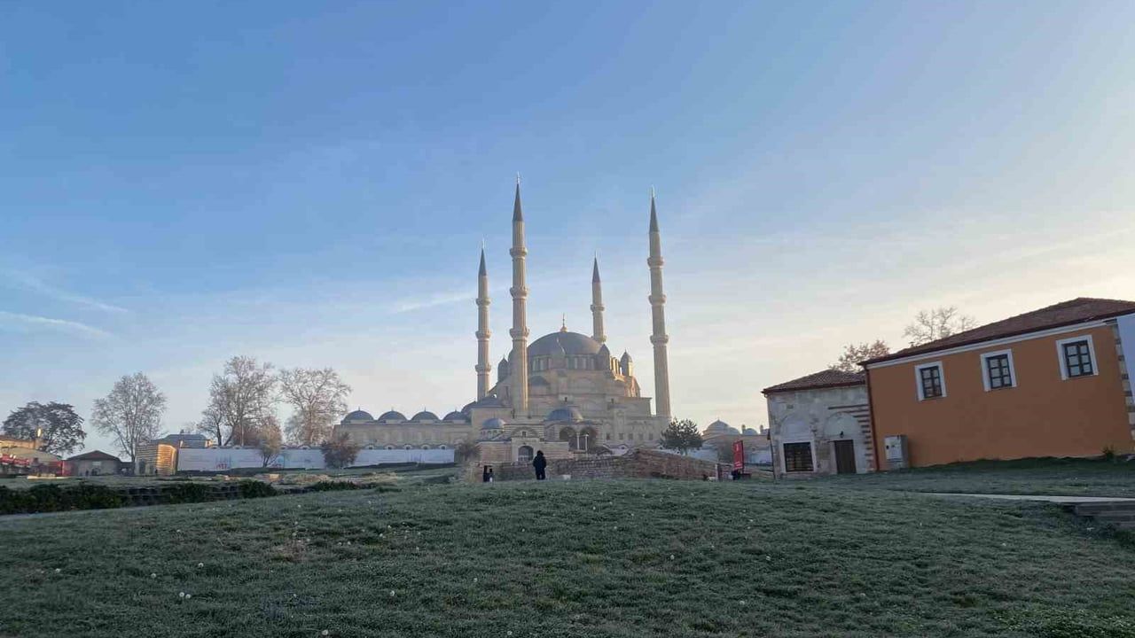Edirne merkezde öğleden sonra belirginleşen hava kirliliği