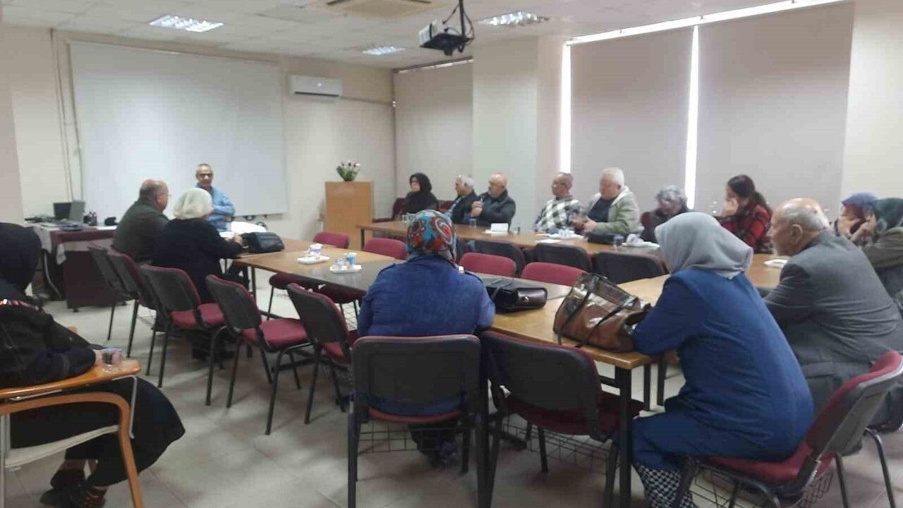 Edremit Devlet Hastanesi'nde Aralık Ayı Diyabet Eğitimi Programı Tamamlandı