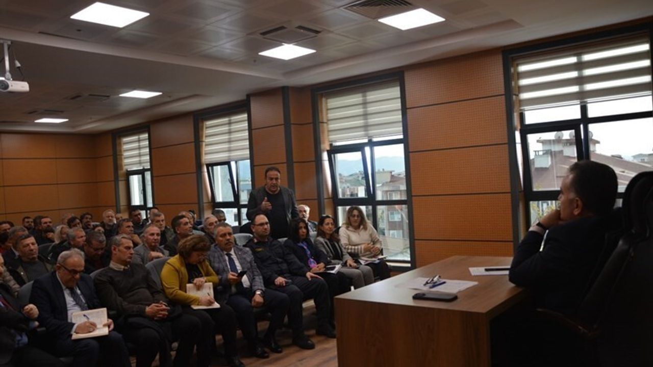 Edremit'te 2025 Yılı Sonu Muhtarlar Değerlendirme Toplantısı